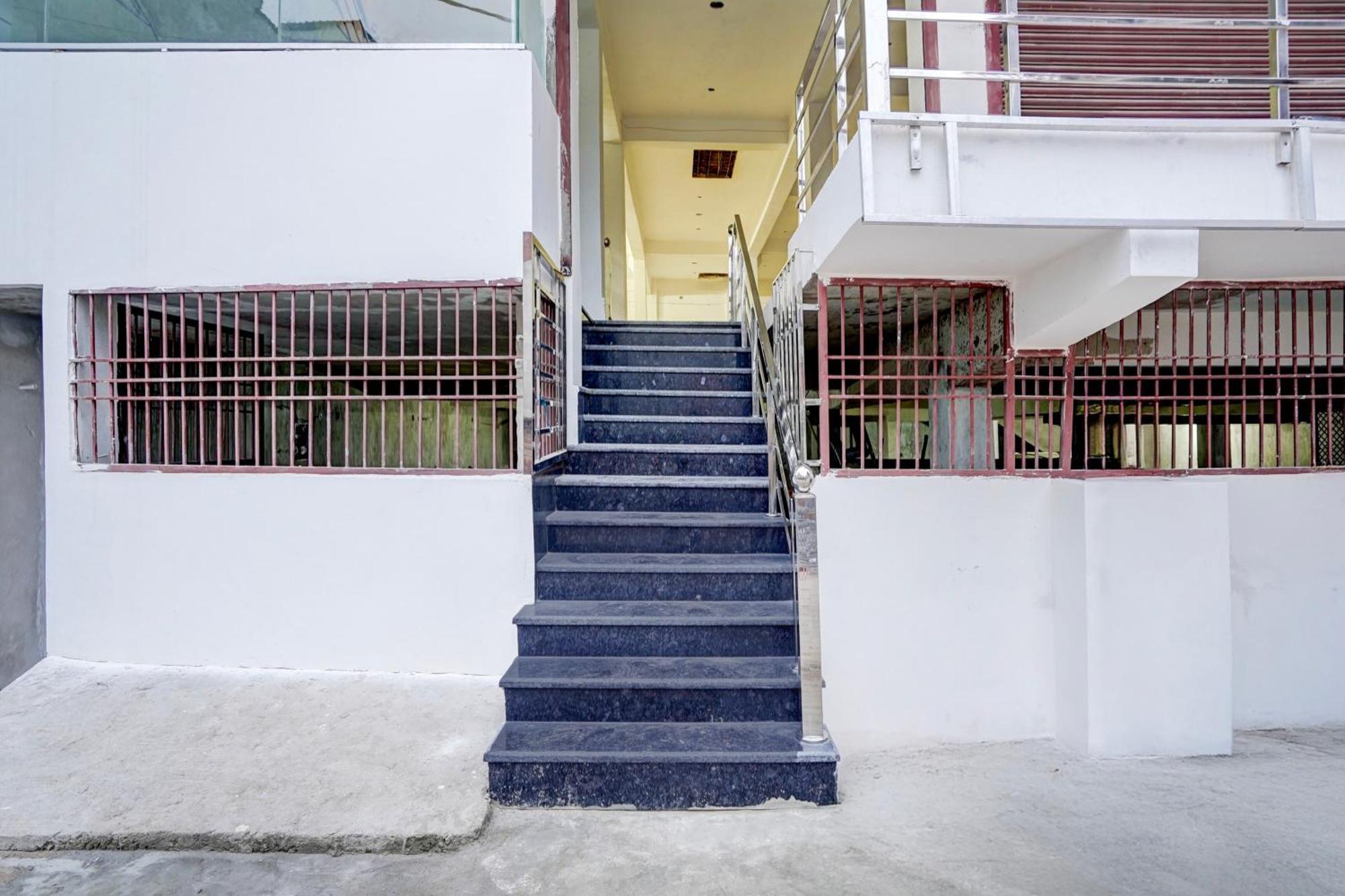 Hotel O Samrat Inn Allāhābād Junction Екстериор снимка